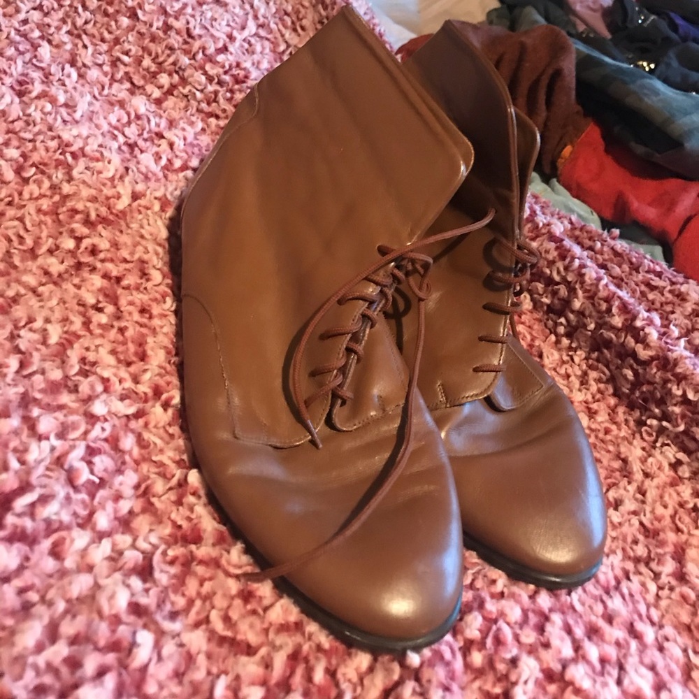 Brown leather tie ankle boots